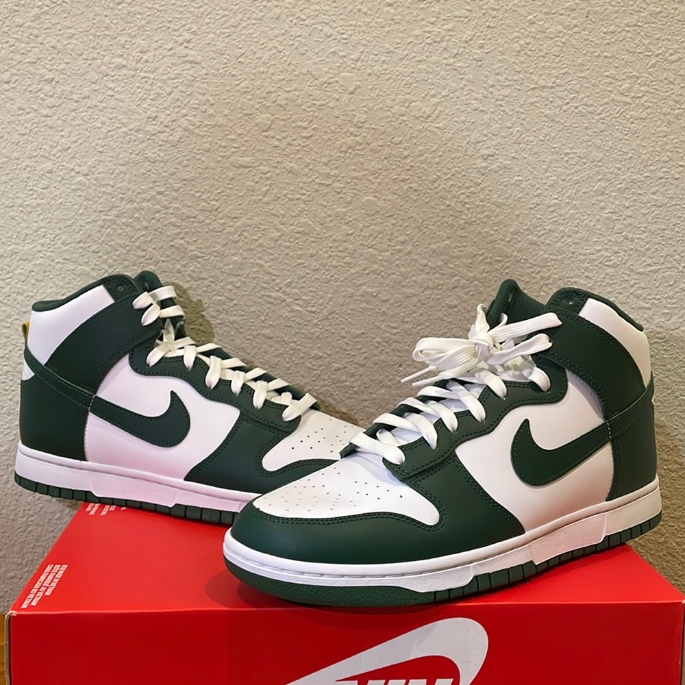 Nike Dunk High “Australia”